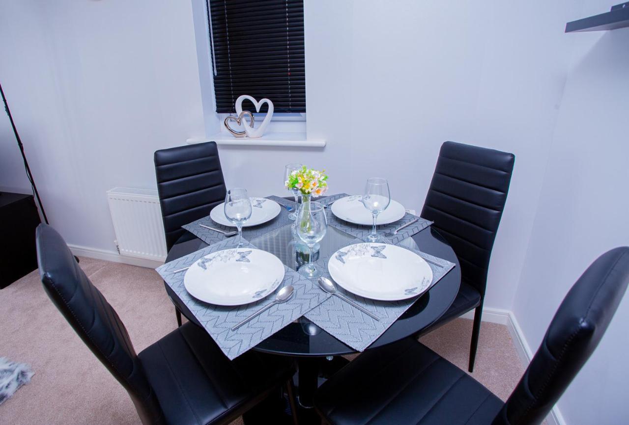 Mills Apartment - Two Bedroom En-Suite Apartment Northampton Bagian luar foto